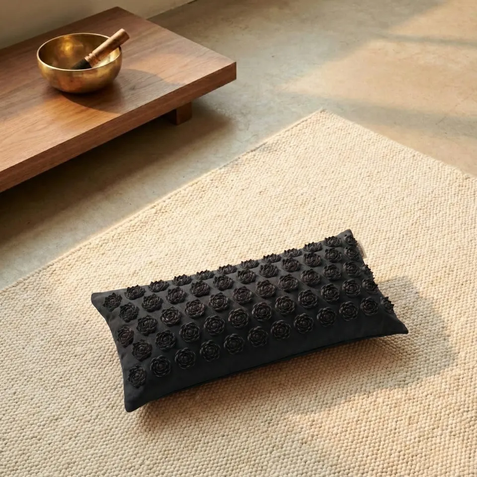 yogistar-akupress-relax-lotus-akupressurkissen-baumwolle-1450-nadeln image 1