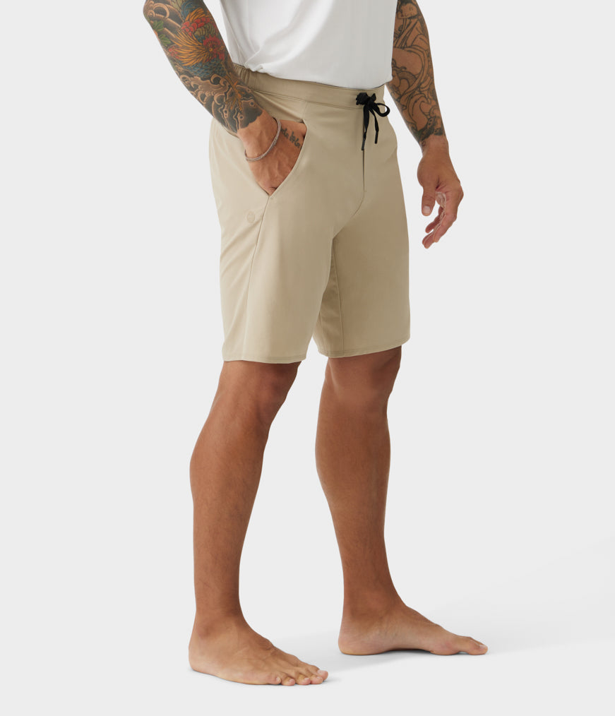 manduka-cntr-shorts-herren image 4