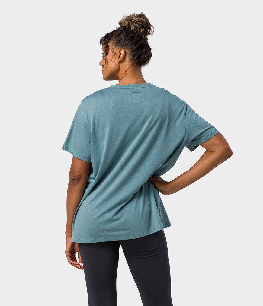 manduka-vinyasa-tee-damen-oversize-t-shirt image 5