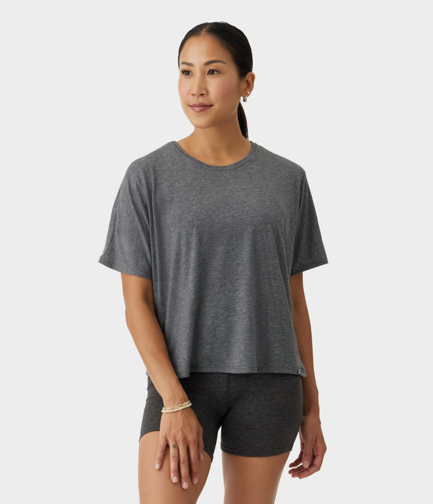 manduka-atmana-tee-damen-cropped-boxy-fit-aus-recyceltem-mix image 6