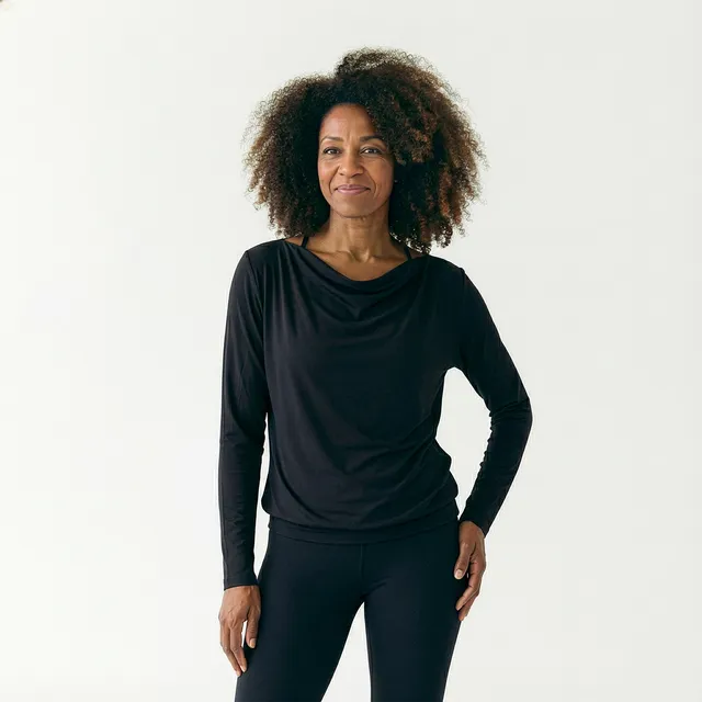 yogistar-yoga-longsleeve-flowing-shakti-ala-black image 1