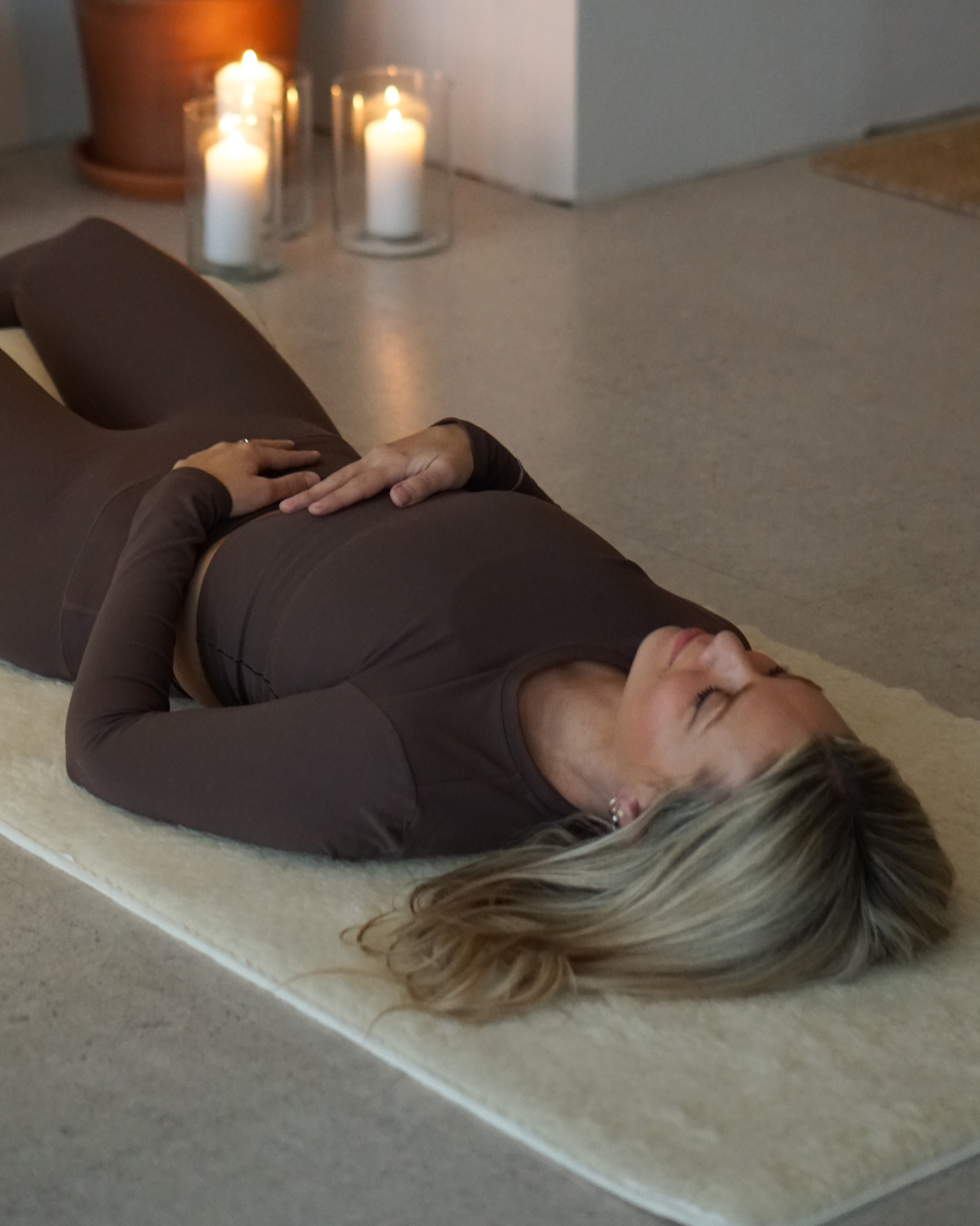 lotuscrafts-yogamatte-wool-aus-schurwolle-2-cm-hochflor image 8
