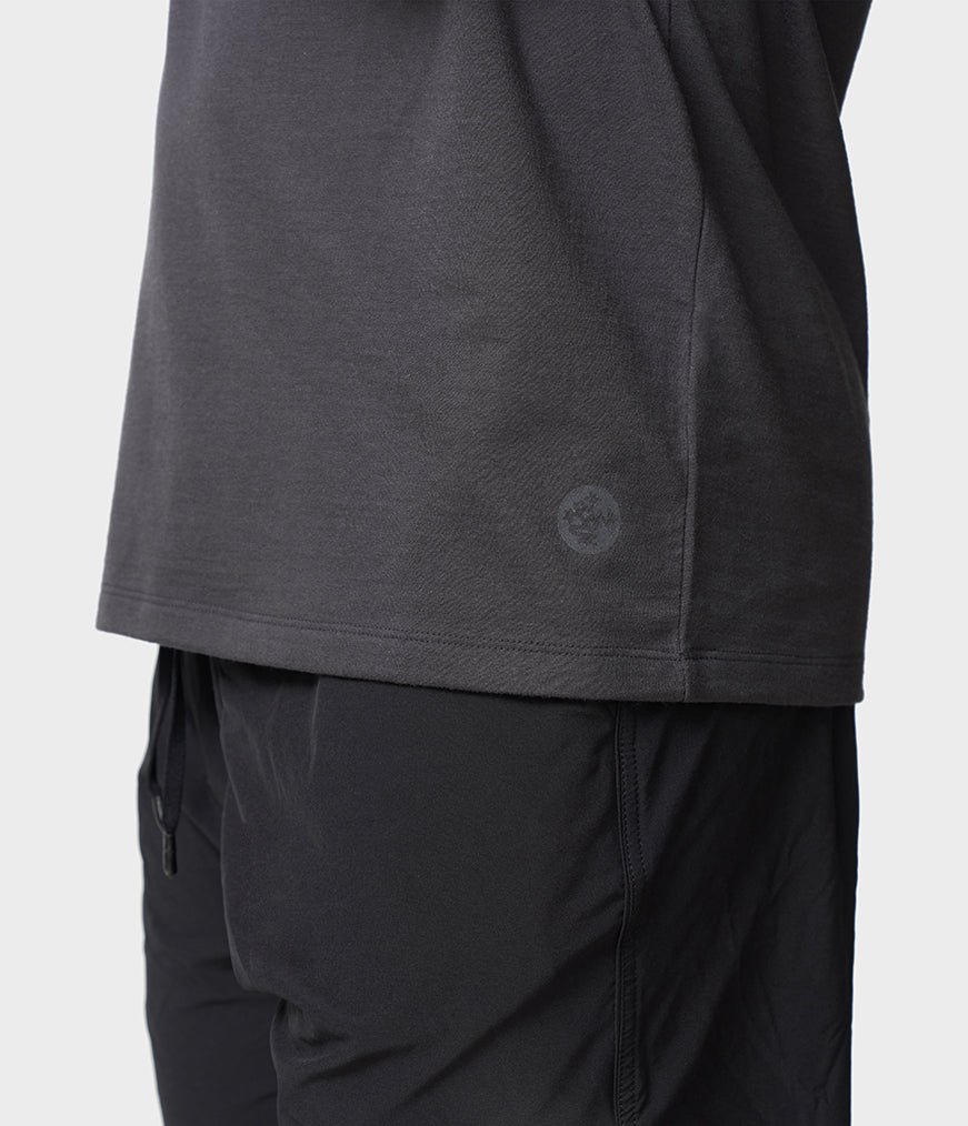 manduka-tadasana-tee-herren-t-shirt image 8