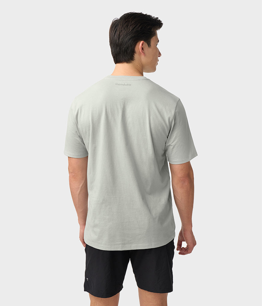 manduka-tadasana-tee-herren-t-shirt image 2