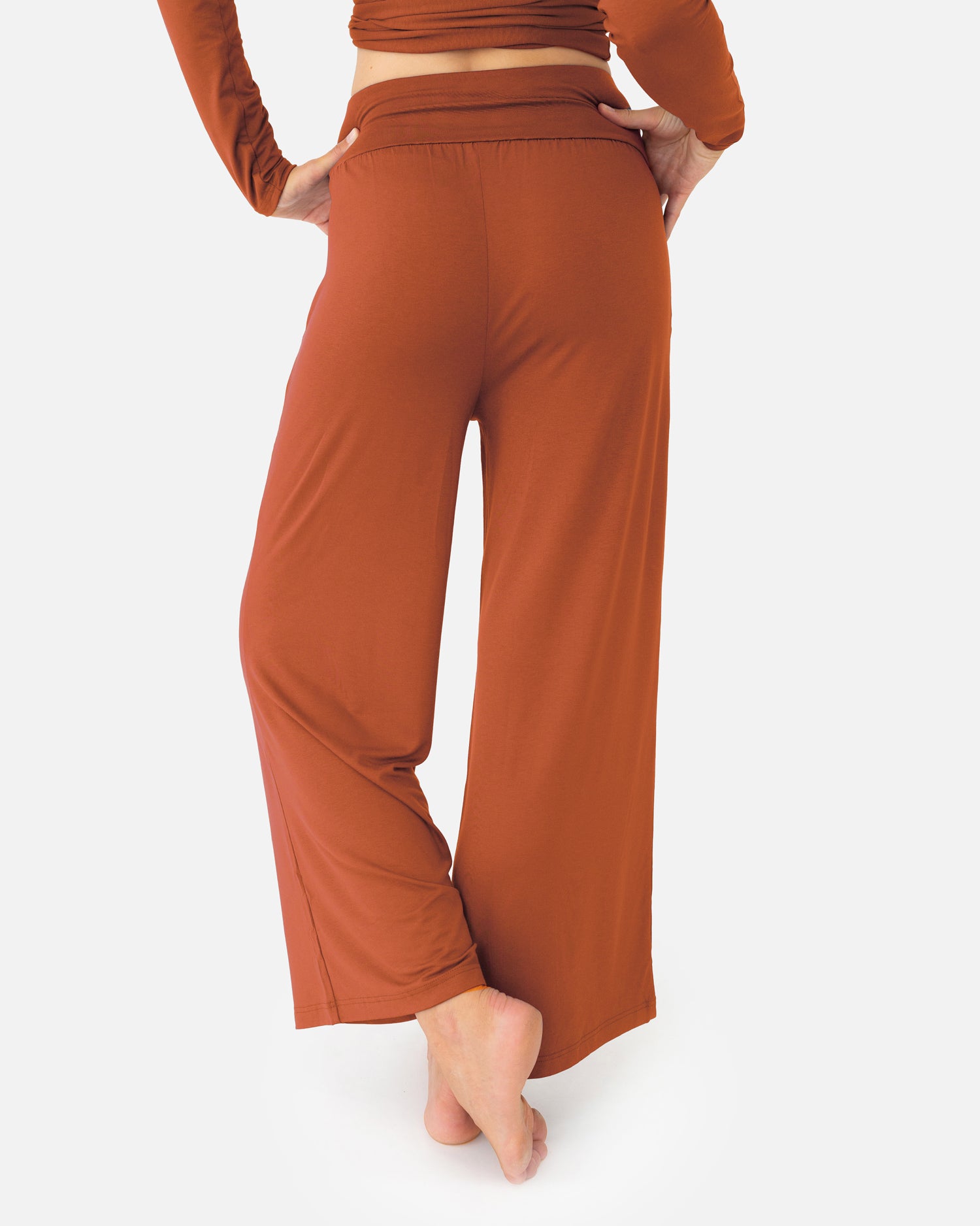 lotuscrafts-heya-culotte-weite-yoga-hose-aus-viskose-mit-hohem-bund image 2