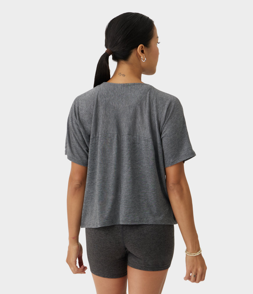 manduka-atmana-tee-damen-cropped-boxy-fit-aus-recyceltem-mix image 7