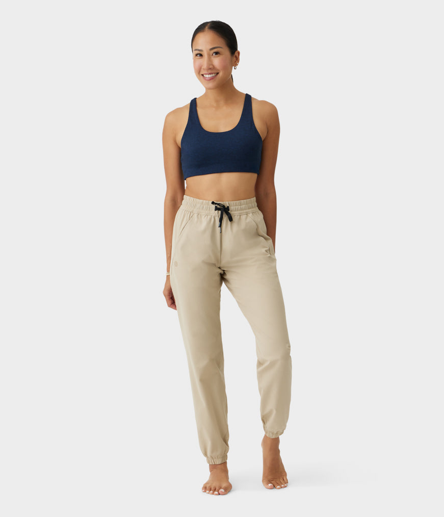 manduka-cntr-damen-yoga-hose-schmal image 5