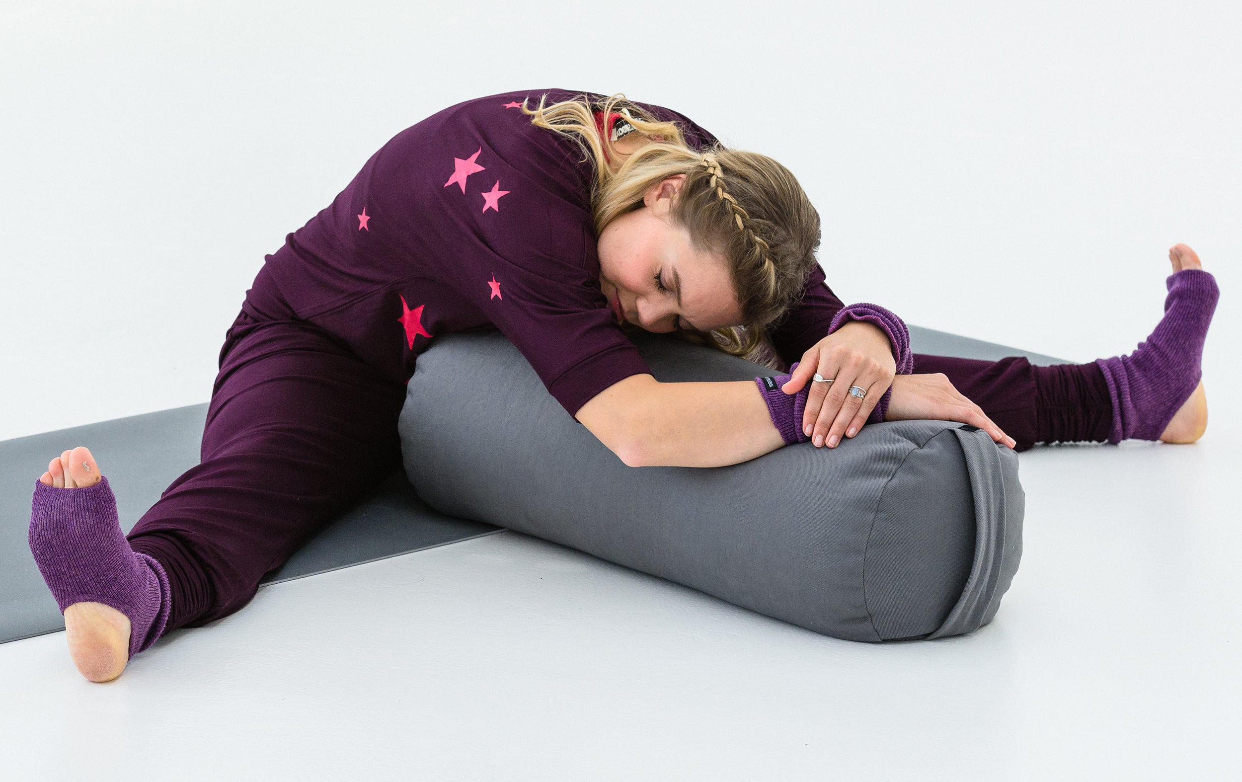 yogistar-yoga-bolster-yin-plus-rund-68-cm-bio-dinkelspelz image 2