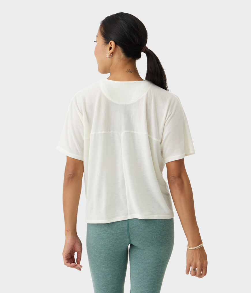 manduka-atmana-tee-damen-cropped-boxy-fit-aus-recyceltem-mix image 2