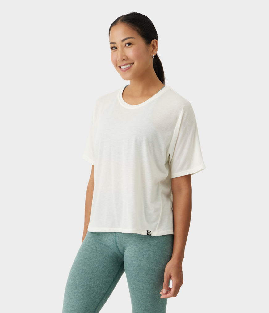 manduka-atmana-tee-damen-cropped-boxy-fit-aus-recyceltem-mix image 3
