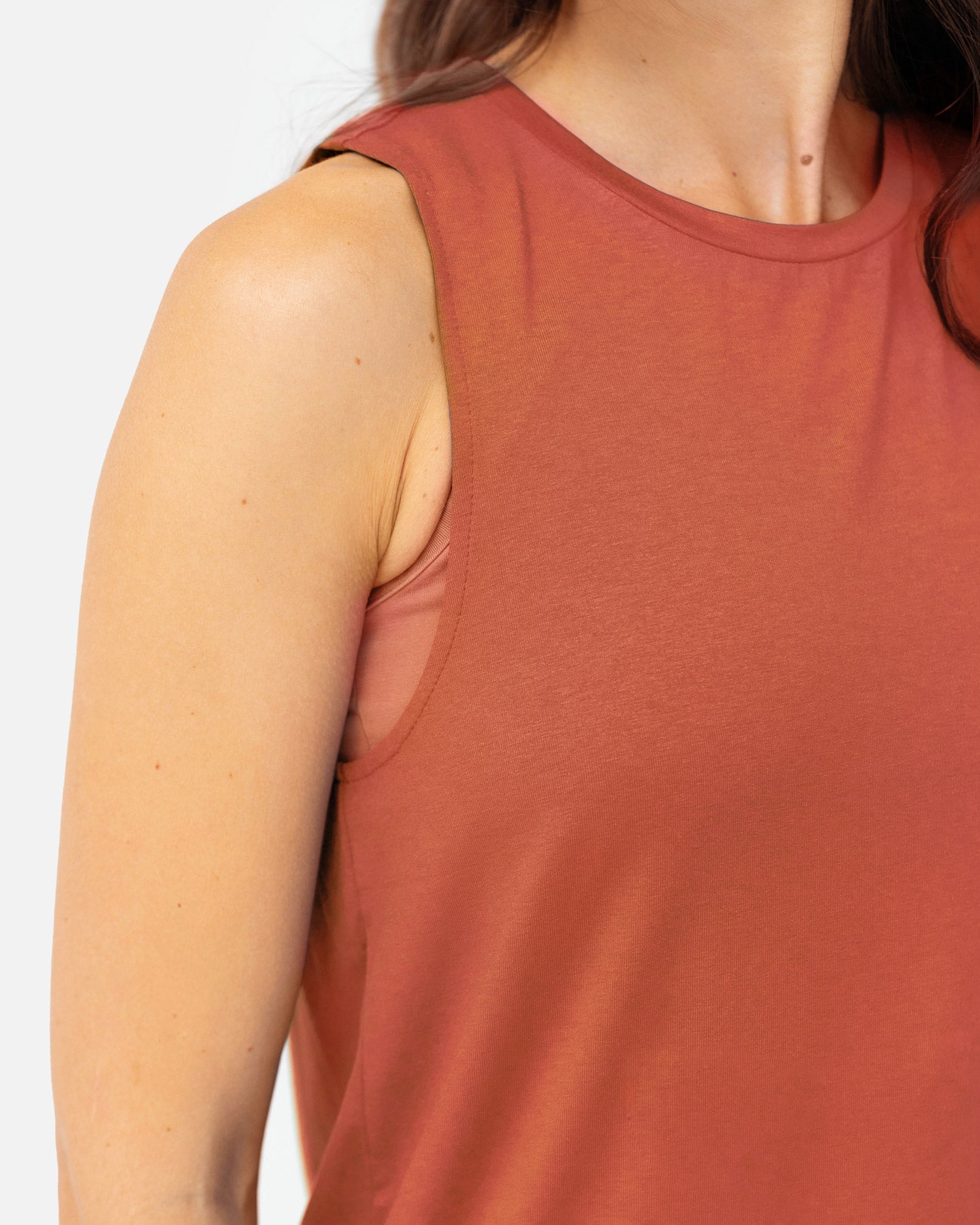 lotuscrafts-naima-top-lockeres-yoga-tanktop-aus-viskose image 4