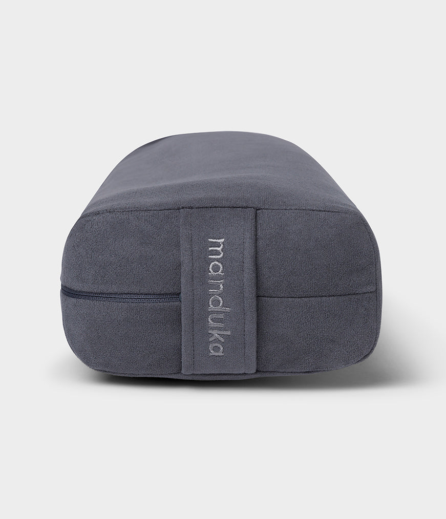 manduka-equa-lean-bolster-kissen-rechteckig-schlank image 2