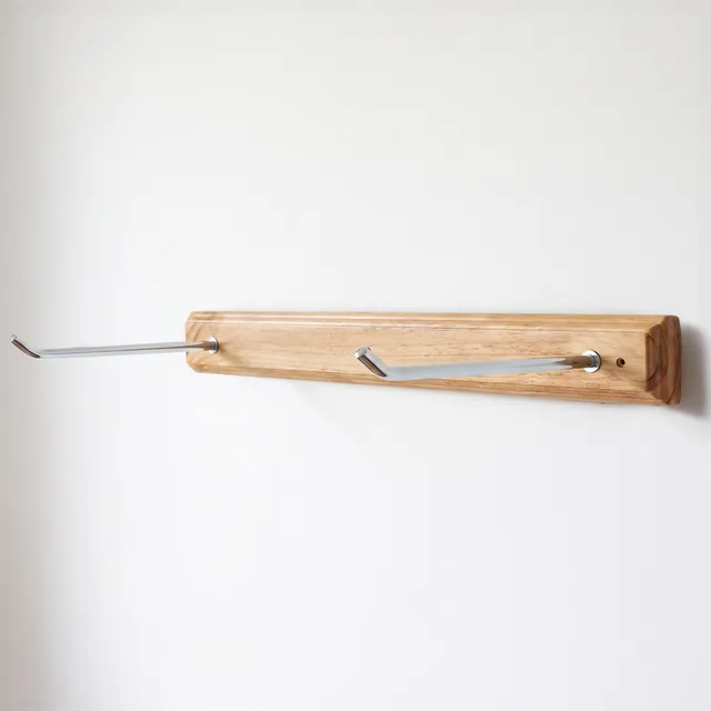 yogistar-wandhalter-aus-holz-f-r-yoga-und-pilates-matten-mit-sen image 1