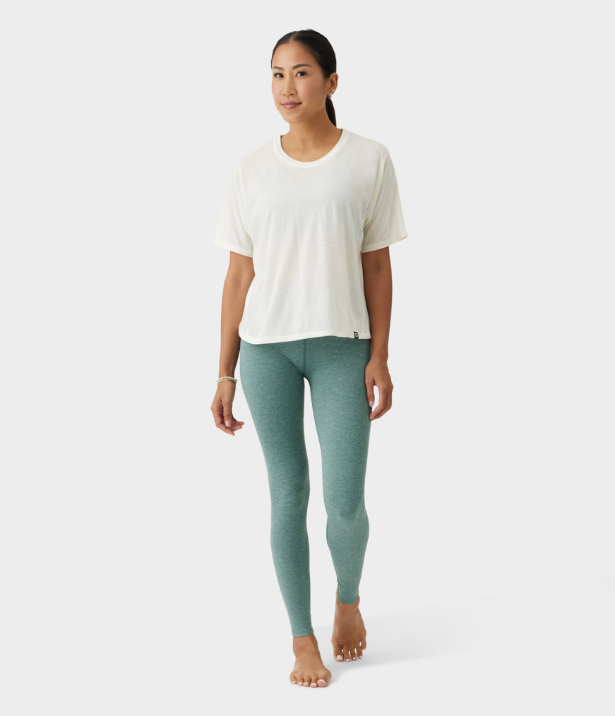 manduka-atmana-tee-damen-cropped-boxy-fit-aus-recyceltem-mix image 4