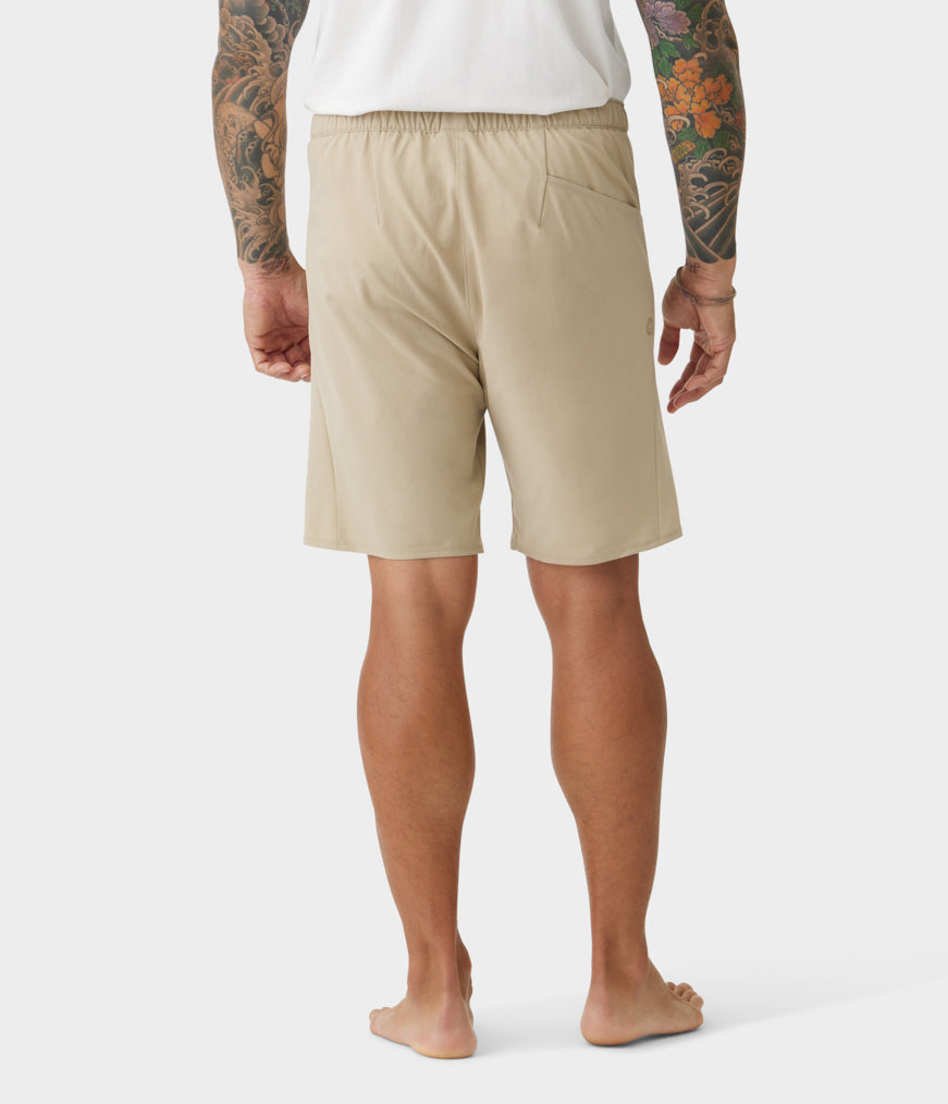 manduka-cntr-shorts-herren image 2