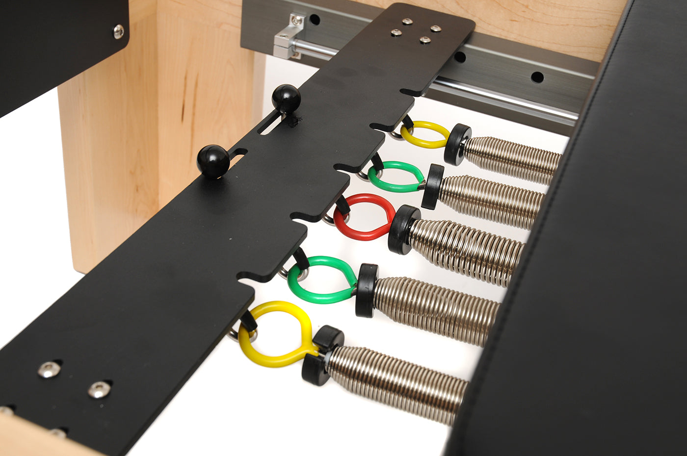 yogistar-pilates-reformer-ahorn-short-leg-schwarz-inkl-sitting-box-jump-board image 2