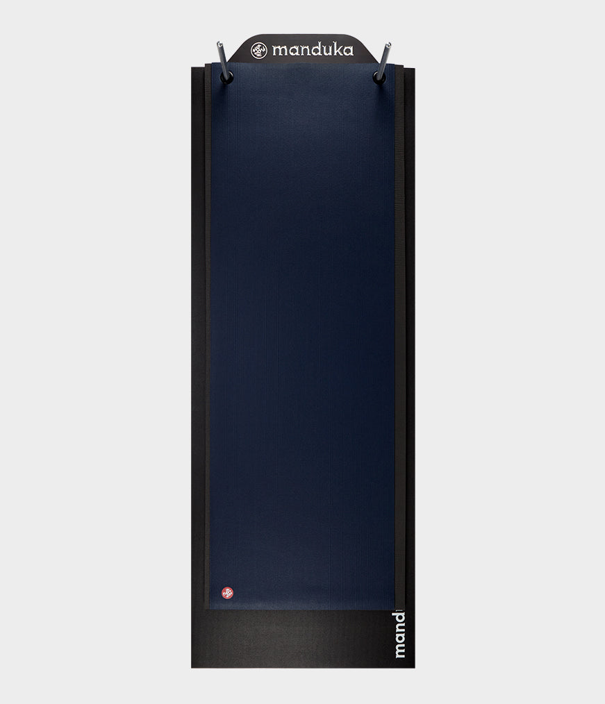 manduka-wandmattenregal-zur-mattenaufbewahrung image 6