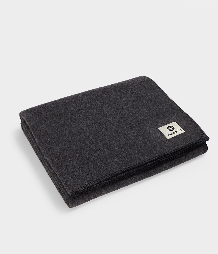 manduka-essential-woll-yogadecke image 1