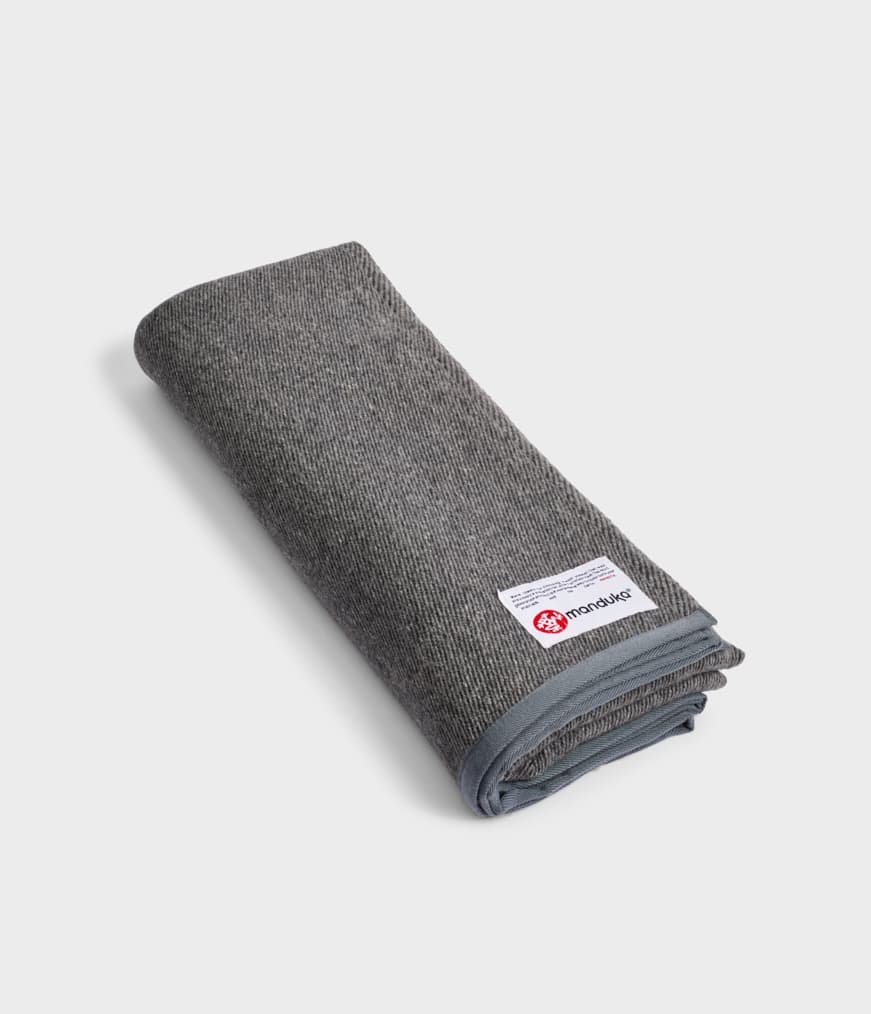manduka-decke-aus-recycelter-wolle-yogadecke-faltbar-f-r-restorative-yoga image 7