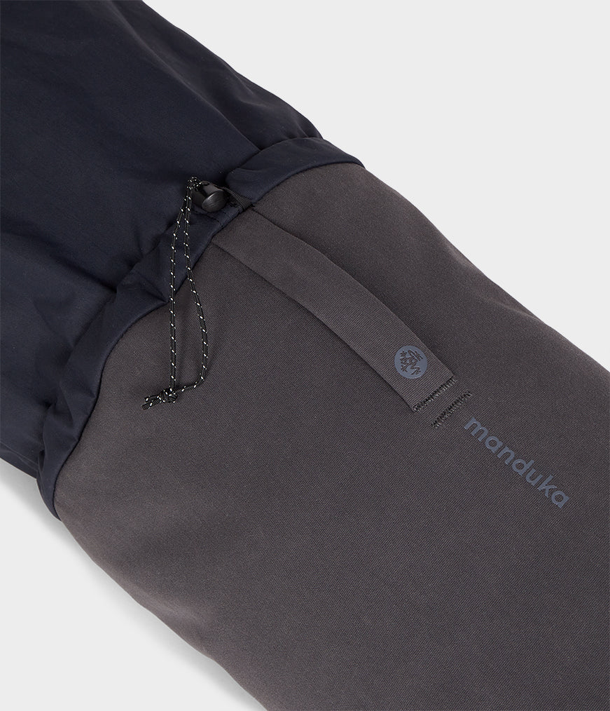 manduka-hala-mat-tr-ger-yogamattentr-ger-aus-recyceltem-nylon-verstellbar image 4