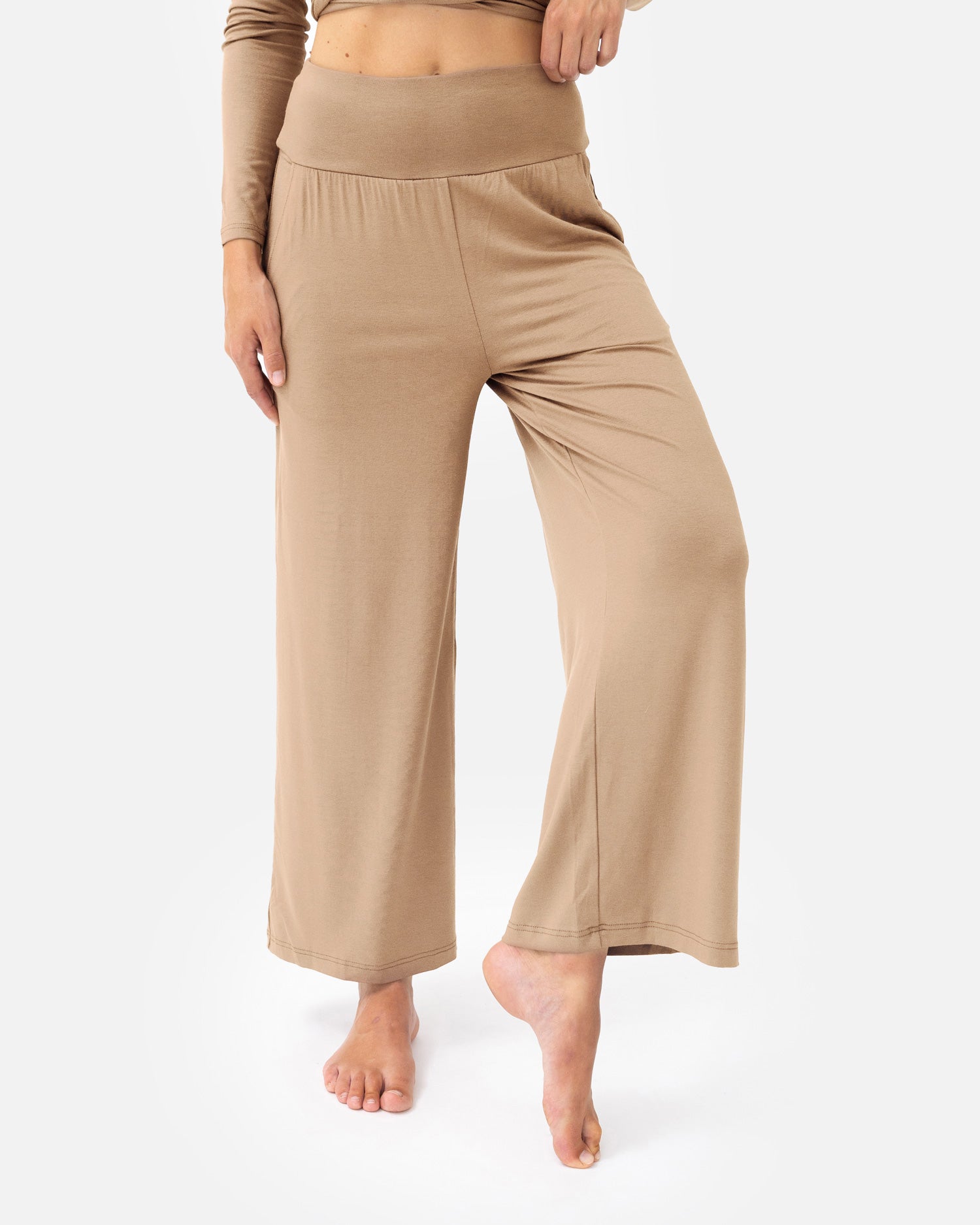 lotuscrafts-heya-culotte-weite-yoga-hose-aus-viskose-mit-hohem-bund image 5
