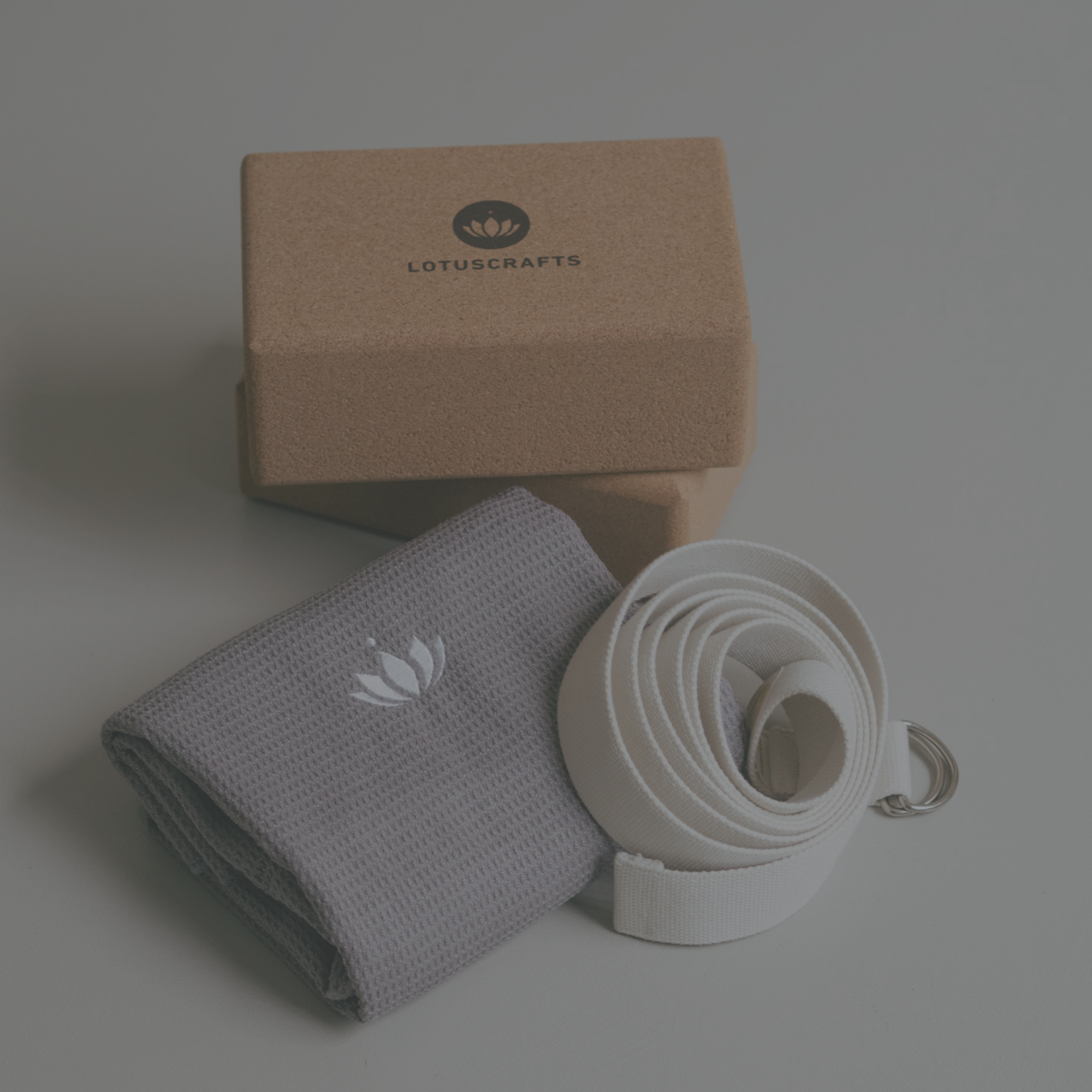 lotuscrafts-yoga-zubeh-r-set-kork-yogablock-yogagurt-bio-baumwolle image 2